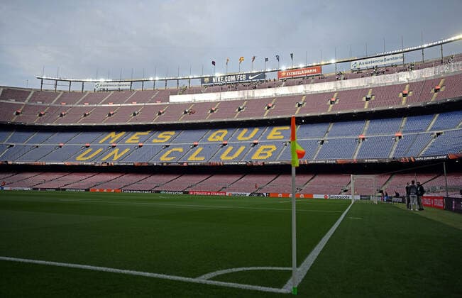 14.04.2022, xjhx, Fussball UEFA Europa League, FC Barcelona, Barca - Eintracht Frankfurt emspor, v.l. Camp Nou Stadion Tribuene Mes que un club (DFL DFB REGULATIONS PROHIBIT ANY USE OF PHOTOGRAPHS as IMAGE SEQUENCES and or QUASI-VIDEO) Barcelona