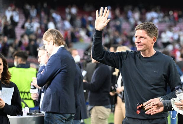 Fußball, EL, FC Barcelona - Eintracht Frankfurt 14.04.2022, xjhx, Fussball UEFA Europa League, FC Barcelona, Barca - Eintracht Frankfurt emspor, v.l. Trainer Oliver Glasner (Eintracht Frankfurt) zautz (DFL DFB REGULATIONS PROHIBIT ANY USE OF PHOTOGRAPHS as IMAGE SEQUENCES and or QUASI-VIDEO) Barcelona
