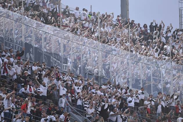 Sport Bilder des Tages Fußball, EL, FC Barcelona - Eintracht Frankfurt Fußball Europa League Viertelfinale FC Barcelona, Barca - Eintracht Frankfurt am 14.04.2022 im Camp Nou in Barcelona Gästeblock Fanblock Fans Frankfurt