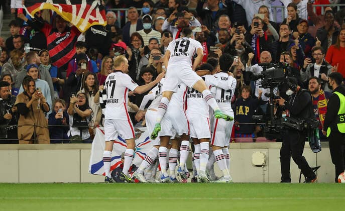 14.04.2022, Fussball UEFA Europa League, FC Barcelona, Barca - Eintracht Frankfurt, emonline, emspor, v.l., Torjubel zum 0:1 durch Filip Kostic (Eintracht Frankfurt), Goal celebration, celebrate the goal DFL DFB REGULATIONS PROHIBIT ANY USE OF PHOTOGRAPHS AS IMAGE SEQUENCES AND OR QUASI-VIDEO. xdcx Copyright: HMBxMedia