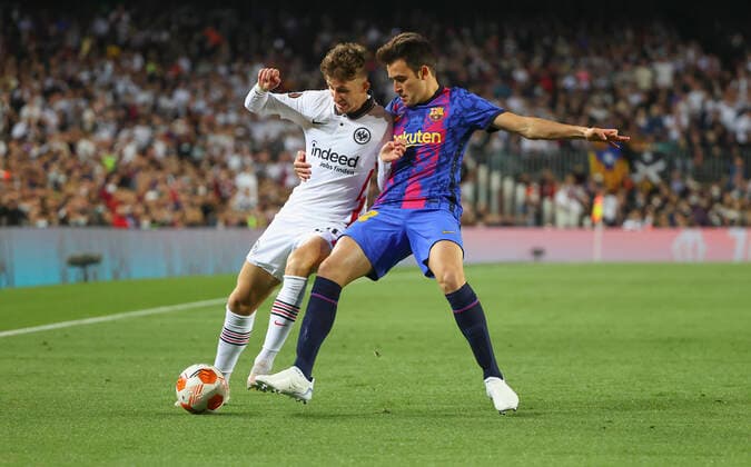 14.04.2022, Fussball UEFA Europa League, FC Barcelona, Barca - Eintracht Frankfurt, emonline, emspor, v.l., Jesper Lindström (Eintracht Frankfurt), Eric Garcia (FC Barcelona) DFL DFB REGULATIONS PROHIBIT ANY USE OF PHOTOGRAPHS AS IMAGE SEQUENCES AND OR QUASI-VIDEO. xdcx Copyright: HMBxMedia