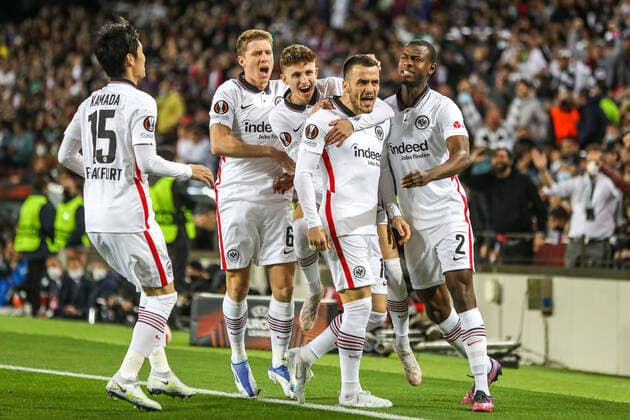Tor, Torjubel, zum 0:1 durch Filip Kostic (Eintracht Frankfurt, 10), ESP, FC Barcelona, Barca vs. Eintracht Frankfurt, Europa League - Viertelfinale, Spielzeit 2021 2022, 14.04.2022, DFB DFL regulations prohibit any use of photographs as image sequences and or quasi-video., ESP, FC Barcelona vs. Eintracht Frankfurt, Europa League - Viertelfinale, Spielzeit 2021 2022, 14.04.2022 Barcelona Copyright: xEibner-Pressefoto BoiaxGabrielx EP_EEP