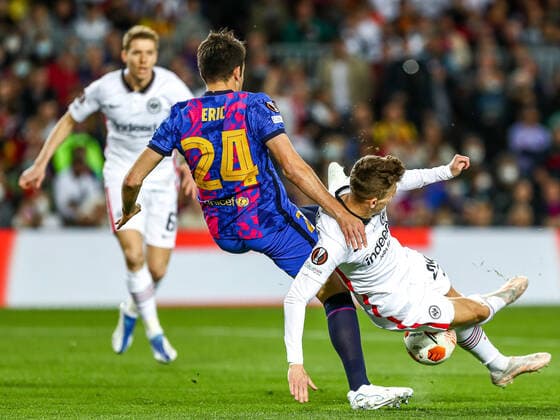 Eric Garcia FC Barcelona, Barca 24) im Zweikampf gegen Jesper Lindström Lindstroem (Eintracht Frankfurt, 29), ESP, FC Barcelona vs. Eintracht Frankfurt, Europa League - Viertelfinale, Spielzeit 2021 2022, 14.04.2022, DFB DFL regulations prohibit any use of photographs as image sequences and or quasi-video., ESP, FC Barcelona vs. Eintracht Frankfurt, Europa League - Viertelfinale, Spielzeit 2021 2022, 14.04.2022 Barcelona Copyright: xEibner-Pressefoto BoiaxGabrielx EP_EEP