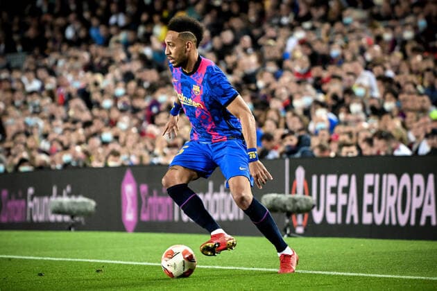 Barcelona, Camp Nou, 11.04.22, ESP, Herren, UEFA Europa League, Saison 2021-2022, FC Barcelona, Barca - Eintracht Frankfurt Bild: Pierre-Emerick Aubameyang (Barcelona) Nur fuer journalistische Zwecke! Only for editorial use! Gemaess den Vorgaben der UEFA ist es untersagt, in dem Stadion und oder vom Spiel angefertigte Fotoaufnahmen in Form von Sequenzbildern und oder videoaehnlichen Fotostrecken zu verwerten bzw. verwerten zu lassen. UEFA regulations prohibit any use of photographs as image sequences and or quasi-video. Katalonien Spanien