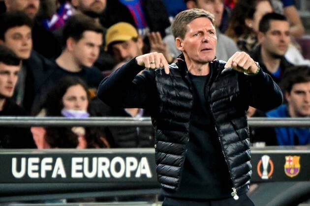 Sport Bilder des Tages Barcelona, Camp Nou, 11.04.22, ESP, Herren, UEFA Europa League, Saison 2021-2022, FC Barcelona, Barca - Eintracht Frankfurt Bild: Trainer Oliver Glasner (Frankfurt) Nur fuer journalistische Zwecke! Only for editorial use! Gemaess den Vorgaben der UEFA ist es untersagt, in dem Stadion und oder vom Spiel angefertigte Fotoaufnahmen in Form von Sequenzbildern und oder videoaehnlichen Fotostrecken zu verwerten bzw. verwerten zu lassen. UEFA regulations prohibit any use of photographs as image sequences and or quasi-video. Katalonien Spanien