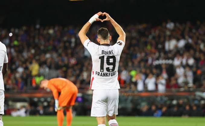 Sport Bilder des Tages 14.04.2022, Fussball UEFA Europa League, FC Barcelona, Barca - Eintracht Frankfurt, emonline, emspor, v.l., Torjubel zum 0:2 durch Rafael Borre (Eintracht Frankfurt), Goal celebration, celebrate the goal DFL DFB REGULATIONS PROHIBIT ANY USE OF PHOTOGRAPHS AS IMAGE SEQUENCES AND OR QUASI-VIDEO. xdcx Copyright: HMBxMedia
