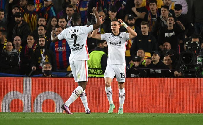 14.04.2022, xjhx, Fussball UEFA Europa League, FC Barcelona, Barca - Eintracht Frankfurt emspor, v.l. Torjubel nach dem Tor zum celebrating the goal celebrate 0:2 durch Rafael Borre, Rafael Santos Borre Maury (Eintracht Frankfurt) mit Evan Ndicka N Dicka N«Dicka (Eintracht Frankfurt) (DFL DFB REGULATIONS PROHIBIT ANY USE OF PHOTOGRAPHS as IMAGE SEQUENCES and or QUASI-VIDEO) Barcelona