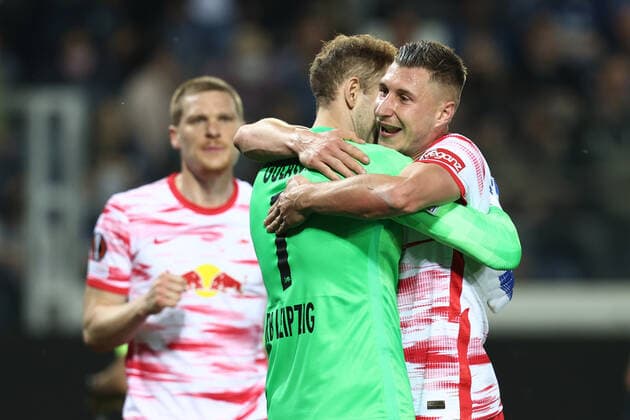 Peter Gulacsi (RB Leipzig) and Willi Orban (RB Leipzig) celebrate the victory during Atalanta BC vs RB Lipsia, football Europa League match in Bergamo, Italy, April 14 2022  Copyright: xFrancescoxScaccianocex xipa-agenx xx 0