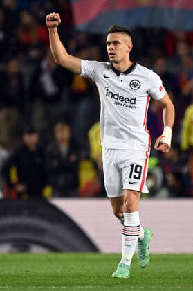 14.04.2022, xjhx, Fussball UEFA Europa League, FC Barcelona, Barca - Eintracht Frankfurt emspor, v.l. Torjubel nach dem Tor zum celebrating the goal celebrate 0:2 durch Rafael Borre, Rafael Santos Borre Maury (Eintracht Frankfurt) (DFL DFB REGULATIONS PROHIBIT ANY USE OF PHOTOGRAPHS as IMAGE SEQUENCES and or QUASI-VIDEO) Barcelona