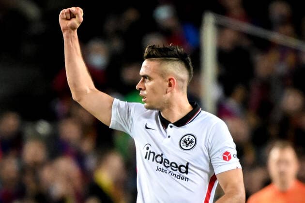 Barcelona, Camp Nou, 11.04.22, ESP, Herren, UEFA Europa League, Saison 2021-2022, FC Barcelona, Barca - Eintracht Frankfurt Bild: Rafael Santos Borre (Frankfurt) bejubelt sein Tor zum 2:0 Nur fuer journalistische Zwecke! Only for editorial use! Gemaess den Vorgaben der UEFA ist es untersagt, in dem Stadion und oder vom Spiel angefertigte Fotoaufnahmen in Form von Sequenzbildern und oder videoaehnlichen Fotostrecken zu verwerten bzw. verwerten zu lassen. UEFA regulations prohibit any use of photographs as image sequences and or quasi-video. Katalonien Spanien