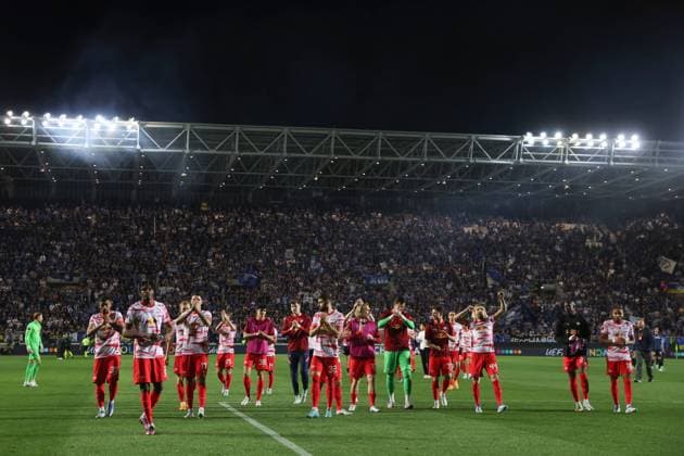 Bergamo, Italy, 14th April 2022. RB Leipzig players applaud their fans following the final whistle of the UEFA Europa League match at Gewiss Stadium, Bergamo. Picture credit should read: Jonathan Moscrop Sportimage EDITORIAL USE ONLY. No use with unauthorised audio, video, data, fixture lists, club league logos or live services. Online in-match use limited to 120 images, no video emulation. No use in betting, games or single club league player publications. SPI-1637-0050