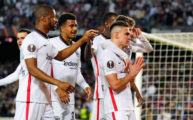 14.04.2022, xslx, Fussball UEFA Europa League, FC Barcelona, Barca - Eintracht Frankfurt emspor, v.l. Torjubel nach dem Tor zum celebrating the goal celebrate 0:2 durch Rafael Borre, Rafael Santos Borre Maury (Eintracht Frankfurt) (DFL DFB REGULATIONS PROHIBIT ANY USE OF PHOTOGRAPHS as IMAGE SEQUENCES and or QUASI-VIDEO) Barcelona
