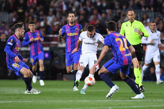Sport Bilder des Tages Fußball Europa League Viertelfinale FC Barcelona, Barca - Eintracht Frankfurt am 14.04.2022 im Camp Nou in Barcelona Tor zum 0:2 durch Rafael Borre ( Frankfurt )