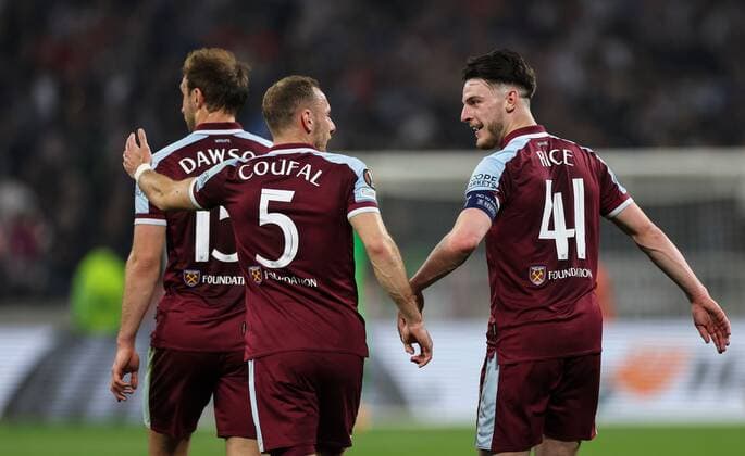 Mandatory Credit: Photo by Simon Dael Shutterstock (12893327dd) Craig Dawson of West Ham United scores and celebrates 0-1 Olympique Lyonnais v West Ham United, UEFA Europa League, Quarter Final, Second Leg, Football, Groupama Stadium, Lyon, France - 14 Apr 2022 EDITORIAL USE ONLY No use with unauthorised audio, video, data, fixture lists, club league logos or live services. Online in-match use limited to 120 images, no video emulation. No use in betting, games or single club league player publications. Olympique Lyonnais v West Ham United, UEFA Europa League, Quarter Final, Second Leg, Football, Groupama Stadium, Lyon, France - 14 Apr 2022 EDITORIAL USE ONLY No use with unauthorised audio, video, data, fixture lists, club league logos or live services. Online in-match use limited to 120 images, no video emulation. No use in betting, games or single club league player publications. Copyright: xSimonxDael Shutterstockx 12893327dd