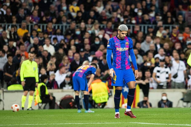April 14, 2022, BARCELONA, BARCELONA, SPAIN: Ronald Araujo of FC Barcelona, Barca laments during the Europa League football match played between FC Barcelona and Frankfurt at Camp Nou stadium on April 14, 2022, in Barcelona, Spain. BARCELONA SPAIN - ZUMAa181 20220414_zaa_a181_018 Copyright: xMarcxGrauperaxAlomax