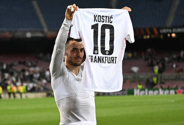 14.04.2022, xjhx, Fussball UEFA Europa League, FC Barcelona, Barca - Eintracht Frankfurt emspor, v.l. Jubel Freude über den Sieg Eintracht Frankfurt Filip Kostic (Eintracht Frankfurt) (DFL DFB REGULATIONS PROHIBIT ANY USE OF PHOTOGRAPHS as IMAGE SEQUENCES and or QUASI-VIDEO) Barcelona