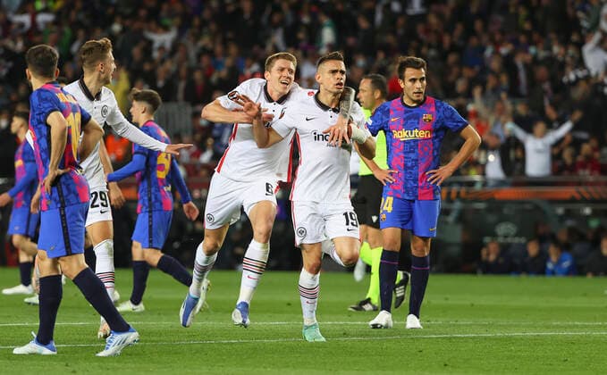 14.04.2022, Fussball UEFA Europa League, FC Barcelona, Barca - Eintracht Frankfurt, emonline, emspor, v.l., Torjubel zum 0:2 durch Rafael Borre (Eintracht Frankfurt), Kristijan Jakic (Eintracht Frankfurt), Goal celebration, celebrate the goal DFL DFB REGULATIONS PROHIBIT ANY USE OF PHOTOGRAPHS AS IMAGE SEQUENCES AND OR QUASI-VIDEO. xdcx Copyright: HMBxMedia
