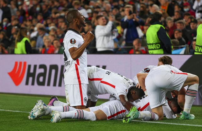 14.04.2022, Fussball UEFA Europa League, FC Barcelona, Barca - Eintracht Frankfurt, emonline, emspor, v.l., Torjubel zum 0:3 durch Filip Kostic (Eintracht Frankfurt), Goal celebration, celebrate the goal DFL DFB REGULATIONS PROHIBIT ANY USE OF PHOTOGRAPHS AS IMAGE SEQUENCES AND OR QUASI-VIDEO. xdcx Copyright: HMBxMedia
