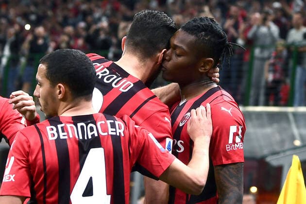 Sport Themen der Woche KW15 Sport Bilder des Tages Mg Milano 15 04 2022 - campionato di calcio serie A Milan-Genoa foto Matteo Gribaudi Image nella foto: esultanza gol Rafael Leao 