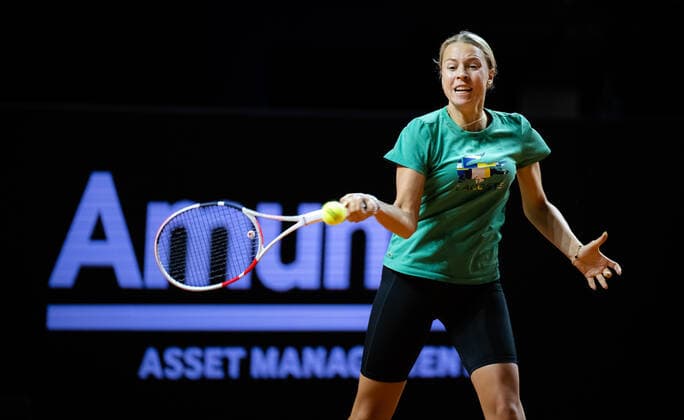 April 15, 2022, STUTTGART, GERMANY: Anett Kontaveit of Estonia during practice at the 2022 Porsche Tennis Grand Prix WTA, Tennis Damen 500 tennis tournament STUTTGART GERMANY - ZUMAa181 20220415_zaa_a181_058 Copyright: xRobxPrangex