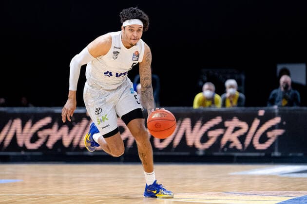Caleb Homesley (Nr. 5 Hamburg Towers) Basketball Loewen Braunschweig - Hamburg Towers Basketball Loewen Braunschweig - Hamburg Towers, Basketball, BBL, Saison 2021 2022, 16.04.2022 Braunschweig Copyright: xDanielxReinelt xEibner-Pressefotox EP_drt