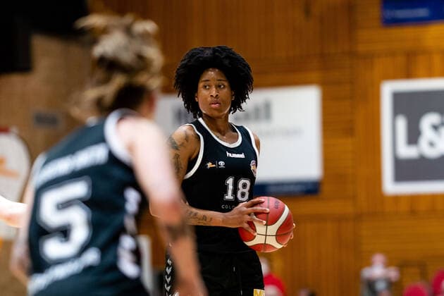 Basketball - DBBL - Play GiroLive Panthers Osnabrück - Rheinland Lions am 16.04.2022 im home of panthers in Osnabrück Brianna Lee Rollerson (Rheinland Lions)