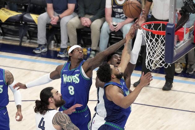 Minnesota Timberwolves Jarred Vanderbilt (8) goes up for a basket in the first half of the game against the Memphis Grizzlies at FedEx Forum in Memphis, Tennessee, USA, 16 April 2022. Timberwolves at Memphis Grizzlies Basketball !ACHTUNG: NUR REDAKTIONELLE NUTZUNG!  Copyright: xKARENxPULFERxFOCHTx AME1843 20220416-4b5daf78add1912364043a19a3c511d58c4be1b0
