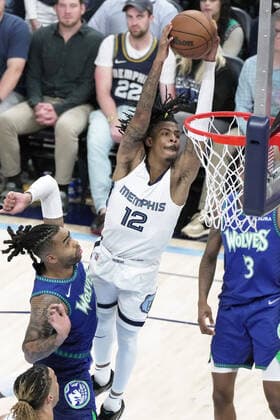 Memphis Grizzlies Ja Morant goes up for a basket in the second half of a game against Minnesota Timberwolves at FedEx Forum in Memphis, Tennessee, USA, 16 April 2022. Timberwolves at Memphis Grizzlies Basketball !ACHTUNG: NUR REDAKTIONELLE NUTZUNG!  Copyright: xKARENxPULFERxFOCHTx AME1894 20220416-882d11aa0f3ec0e01c9512084f7510eb096697a1