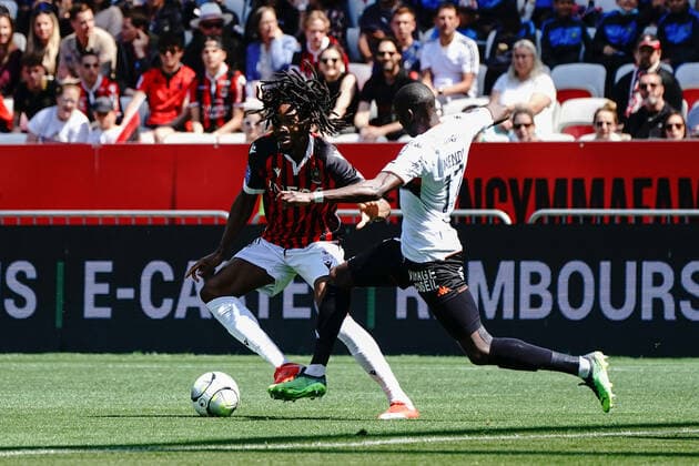 Khephren Thuram (OGC Nice) - Houboulang Mendes (Lorient) FOOTBALL : OGC Nice vs Lorient - Ligue 1 Uber Eats - Nice - 17 04 2022 NorbertScanella Panoramic 