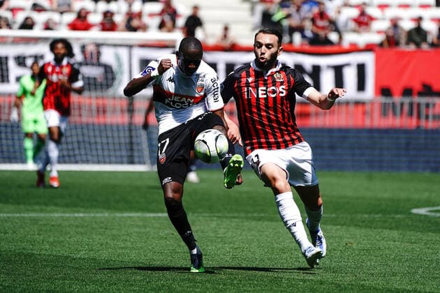 Amine Gouiri (OGC Nice) - Houboulang Mendes (Lorient) FOOTBALL : OGC Nice vs Lorient - Ligue 1 Uber Eats - Nice - 17 04 2022 NorbertScanella Panoramic 