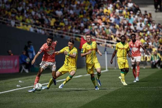 Sofiane Boufal (Angers SCO) Wylan Cyprien (Nantes) FOOTBALL : FC Nantes vs Angers SCO - Ligue 1 Uberteat - 17 04 2022 AurelienMorissard Panoramic 