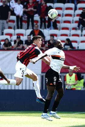 Ibrahima Kone (Lorient) - Flavius Daniluc (OGC Nice) FOOTBALL : OGC Nice vs Lorient - Ligue 1 Uber Eats - Nice - 17 04 2022 NorbertScanella Panoramic 