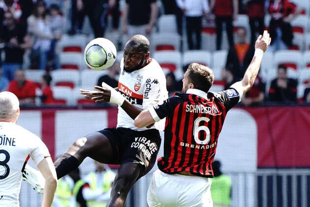 Houboulang Mendes (Lorient) - Morgan Schneiderlin (OGC Nice) FOOTBALL : OGC Nice vs Lorient - Ligue 1 Uber Eats - Nice - 17 04 2022 NorbertScanella Panoramic 