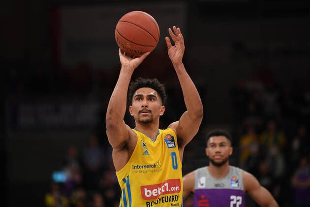 BG Göttingen - ALBA BERLIN 17.04.2022, Basketball-Bundesliga, Saison 2021 2022, 31. Spieltag, BG Göttingen - ALBA BERLIN. Berlins Maodo Lo wirft auf den Korb. Göttingen Niedersachsen Deutschland