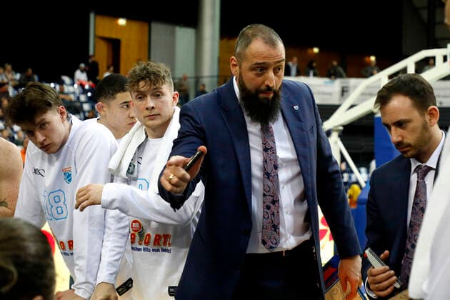 17.04.2022, easyCredit Basketball Bundesliga, BBL, Saison 2021 2022, Herren, Syntainics MBC - Chemnitz Niners Djordje Pantelic (Assistant Coach), Syntainics MBC Leipzig QUARTERBACK Immobilien ARENA Sachsen Germany