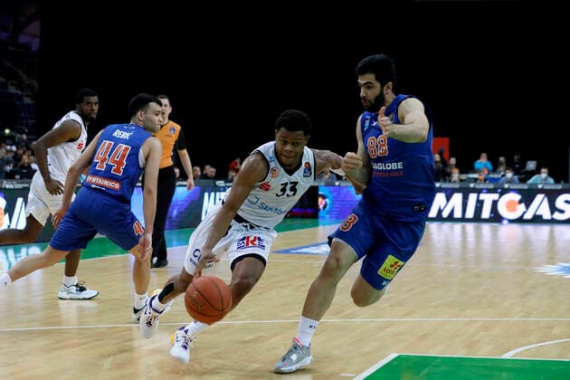 17.04.2022, easyCredit Basketball Bundesliga, BBL, Saison 2021 2022, Herren, Syntainics MBC - Chemnitz Niners Eric Washington, Niners Chemnitz, Behnam Yakhchali, Syntainics MBC Leipzig QUARTERBACK Immobilien ARENA Sachsen Germany