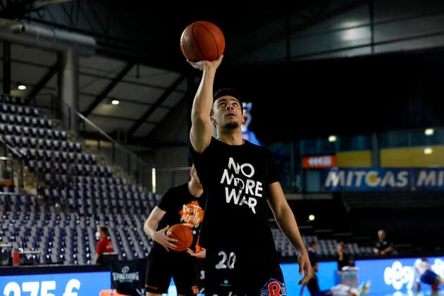 17.04.2022, easyCredit Basketball Bundesliga, BBL, Saison 2021 2022, Herren, Syntainics MBC - Chemnitz Niners Travis Jocelyn, Niners Chemnitz Leipzig QUARTERBACK Immobilien ARENA Sachsen Germany