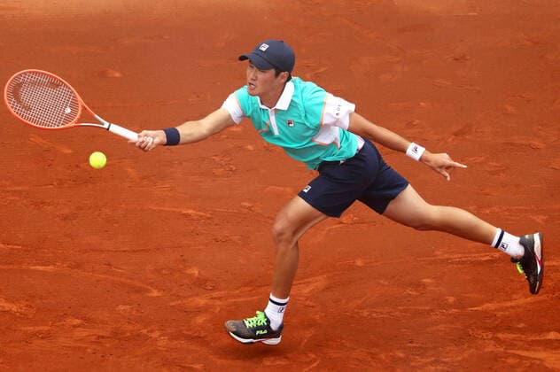 Barcelona Open Banc Sabadell 2022 Soonwoo Kwon during the match against Benoit Paire, corresponding to the Barcelona Open Banc Sabadell tennis tournament, 69th Conde de Godo Trophy, in Barcelona, on 18th April 2022. Barcelona Barcelona Spain  Copyright: xUrbanandsportx originalFilename:urbanandsport-barcelon220418_npOFG.jpg
