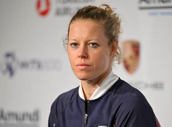 Laura Siegemund GER im Interview Tennis Damen Porsche-Cup Porsche Tennis Grand Prix GP Stuttgart 2022 Porsche Arena 18.04.2022 DFL REGULATIONS PROHIBIT ANY USE OF PHOTOGRAPHS AS IMAGE SEQUENCES AND OR QUASI-VIDEO Porsche Tennis Grand Prix GP Stuttgart 2022