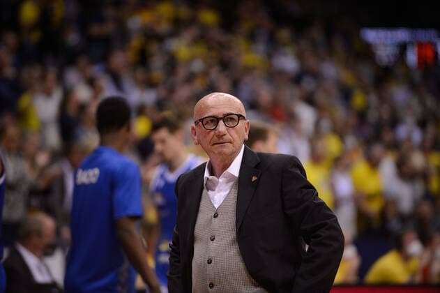 Luca Dalmonte (Trainer Fraport Skyliners) bei der Partie EWE Baskets Oldenburg vs Fraport Skyliners Frankfurt. Basketball, BBL, Saison 2021 2022, 31. Spieltag, 18.04.2022. Copyright: xErikxHillmer EIBNERx EP_EHR EWE Baskets Oldenburg vs Fraport Skyliners Frankfurt. Basketball, BBL, Saison 2021 2022, 31. Spieltag, 18.04.2022 Oldenburg Copyright: xErikxHillmer EIBNERx EP_EHR
