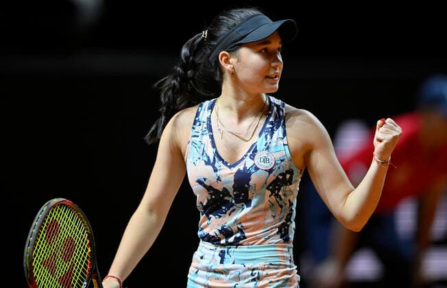 Eva Lys GER Jubel Freude Emotion Tennis Damen Porsche-Cup Porsche Tennis Grand Prix GP Stuttgart 2022 Porsche Arena 19.04.2022 DFL REGULATIONS PROHIBIT ANY USE OF PHOTOGRAPHS AS IMAGE SEQUENCES AND OR QUASI-VIDEO Porsche Tennis Grand Prix GP Stuttgart 2022