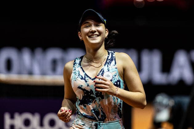 Eva Lys Germany, Deutschland Eine glueckliche Eva Lys gewinnt das Match gegen Viktorija Golubic Tennis Damen Porsche-Cup Porsche Tennis Grand Prix GP Stuttgart 2022 Porsche-Arena 19.04.2022 Porsche Tennis Grand Prix Stuttgart 2022, 19.04.2022 Stuttgart Copyright: xEibner-Pressefoto RogerxBuerkex EP_EER