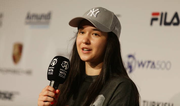 Stuttgart , Porsche Tennis Grand Prix , Eva Lys ( GER )