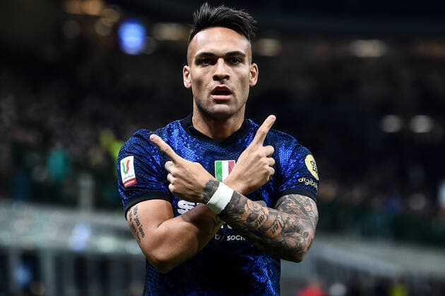 Sport Themen der Woche KW16 Sport Bilder des Tages Mg Milano 19 04 2022 - Coppa Italia Inter-MIlan foto Matteo Gribaudi Image nella foto: esultanza gol Lautaro Martinez 