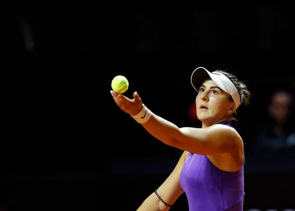 Bianca Andreescu Tennis - Porsche Tennis Grand Prix 2022 - WTA, Tennis Damen - Porsche-Arena - Stuttgart - - Germany - 19 April 2022. Copyright: xJuergenxHasenkopfx