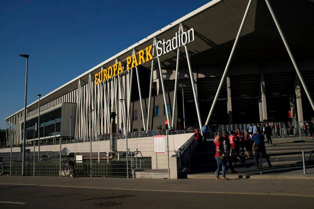 Feature, das Europa-Park Stadion, Uebersicht, Aussenansicht, Fussball 1. Bundesliga, 30.Spieltag, SC Freiburg (FR) - VfL Bochum (BO) 3:0, am 16.04.2022 in Freiburg Deutschland. DFL regulations prohibit any use of photographs as image sequences and or quasi-video Â