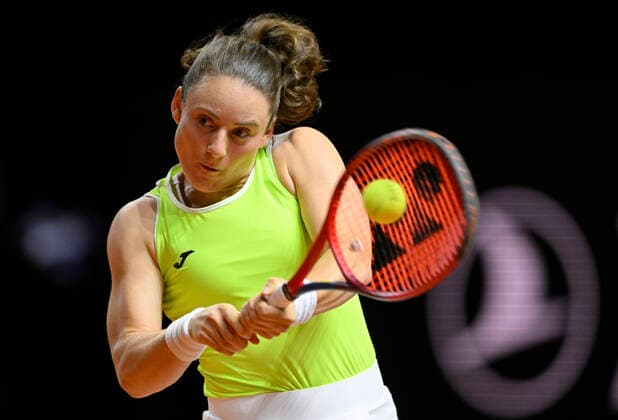 Tamara Zidansek SLO Aktion Tennis Damen Porsche-Cup Porsche Tennis Grand Prix GP Stuttgart 2022 Porsche Arena 20.04.2022 DFL REGULATIONS PROHIBIT ANY USE OF PHOTOGRAPHS AS IMAGE SEQUENCES AND OR QUASI-VIDEO Porsche Tennis Grand Prix GP Stuttgart 2022