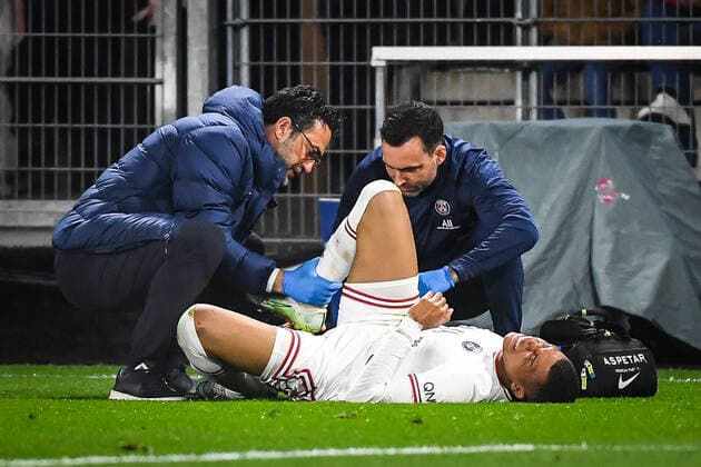 April 20, 2022, Angers, France, France: Kylian MBAPPE of PSG looks dejected during the Ligue 1 match between Angers SCO and Paris Saint-Germain (PSG) at Raymond-Kopa stadium on April 20, 2022 in Angers, France. Angers France - ZUMAm308 20220420_zsp_m308_006 Copyright: xMatthieuxMirvillex