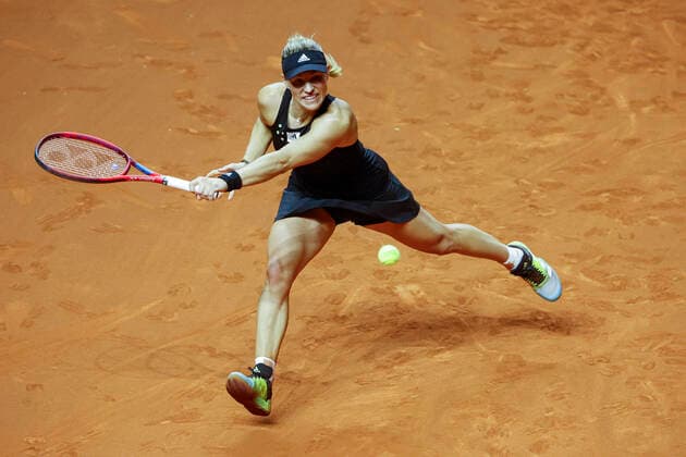 Angelique Kerber, von oben Tennis - Porsche Tennis Grand Prix 2022 - WTA, Tennis Damen - Porsche-Arena - Stuttgart - - Germany - 20 April 2022. Copyright: xJuergenxHasenkopfx