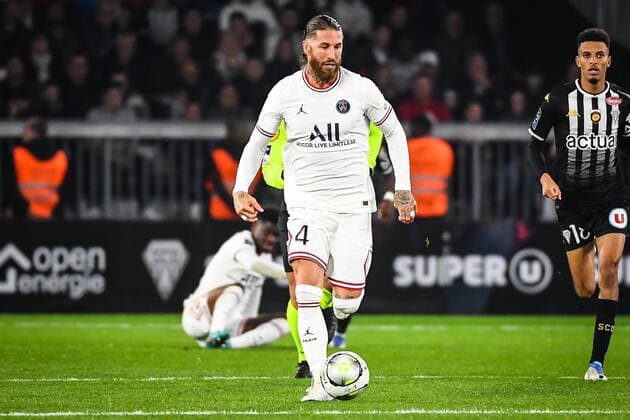 April 20, 2022, Angers, France, France: Sergio RAMOS of PSG during the Ligue 1 match between Angers SCO and Paris Saint-Germain (PSG) at Raymond-Kopa stadium on April 20, 2022 in Angers, France. Angers France - ZUMAm308 20220420_zsp_m308_013 Copyright: xMatthieuxMirvillex